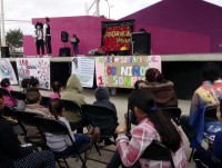 Zaiko Moan en la entrega de juguetes